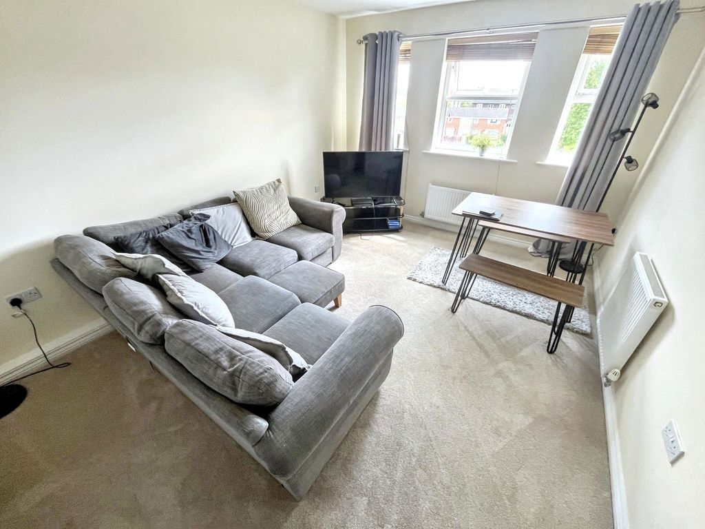 Property photo 2 of 8