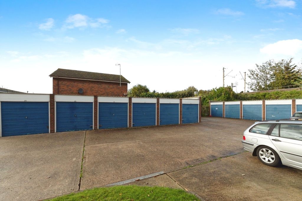 Property photo 2 of 14 Picture No. 08