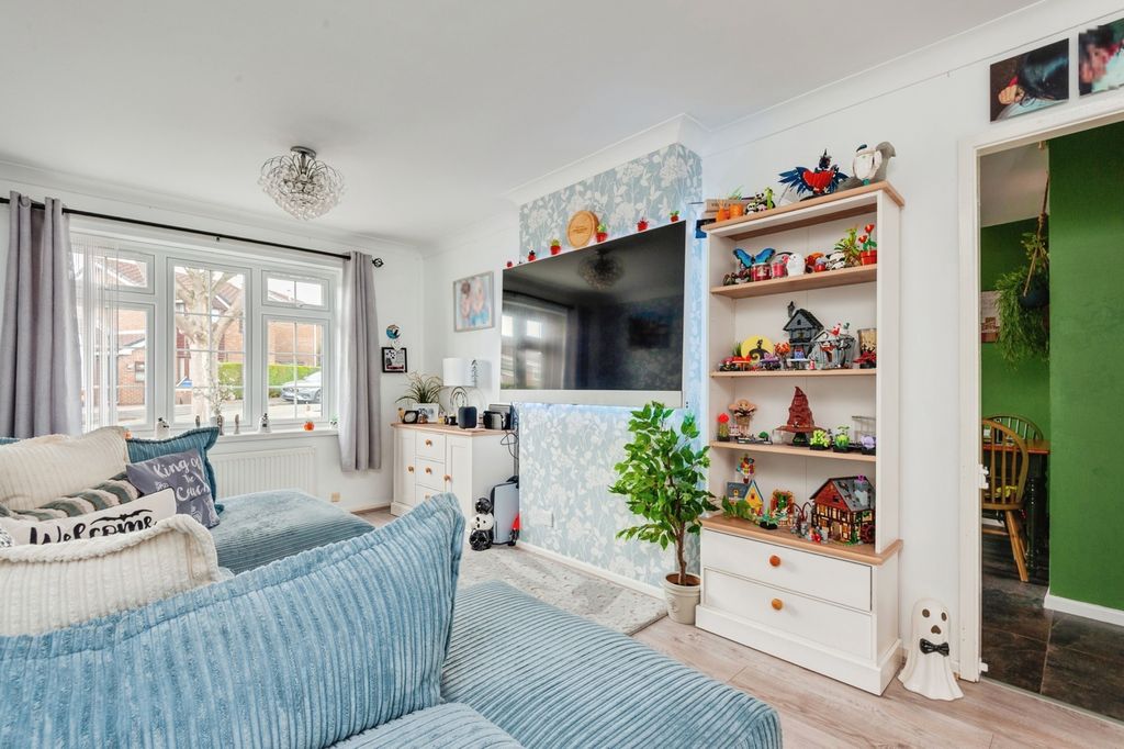 Property photo 3 of 16 Pbox-Img.Jpg