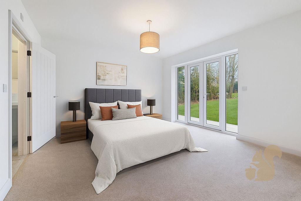 Property photo 3 of 9 Master Bedroom