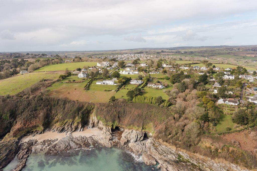 Property photo 3 of 32 266655 - 20250226-Bow-Green_Falmouth_Tmh-68_Hi_Res.Jpg