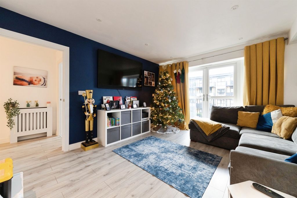 Property photo 3 of 15