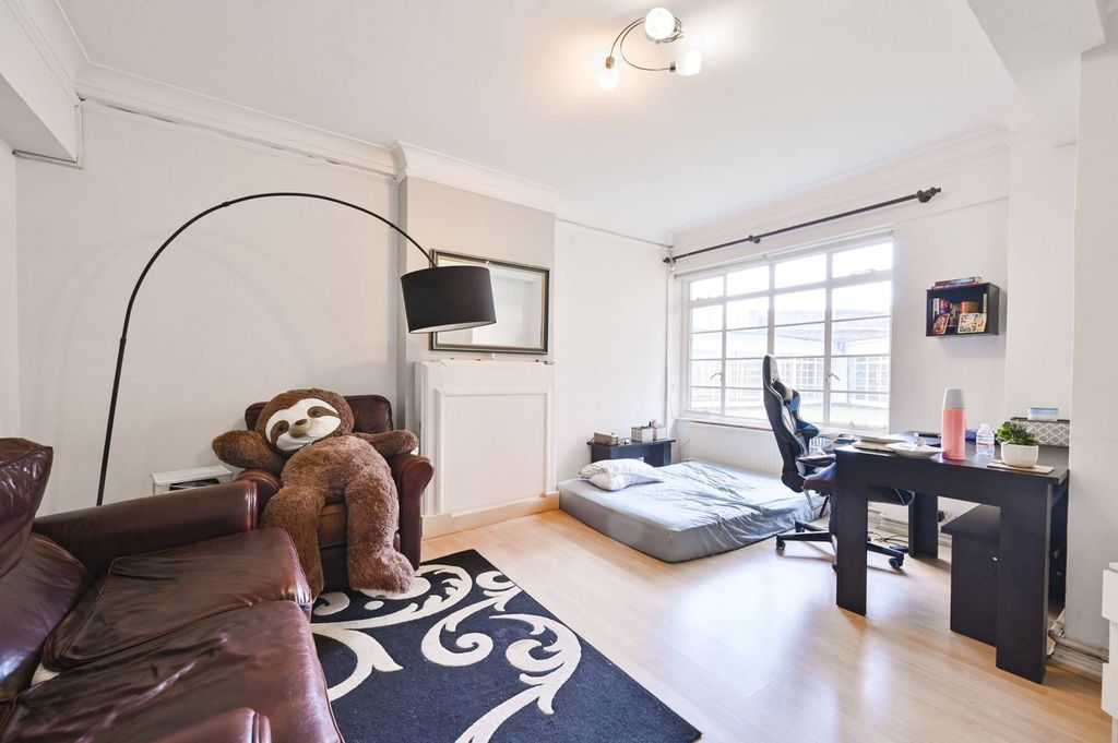 Property photo 1 of 5
