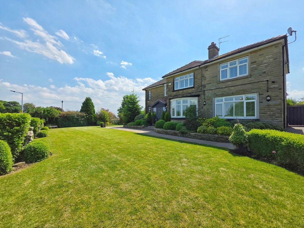 Property photo 2 of 34
