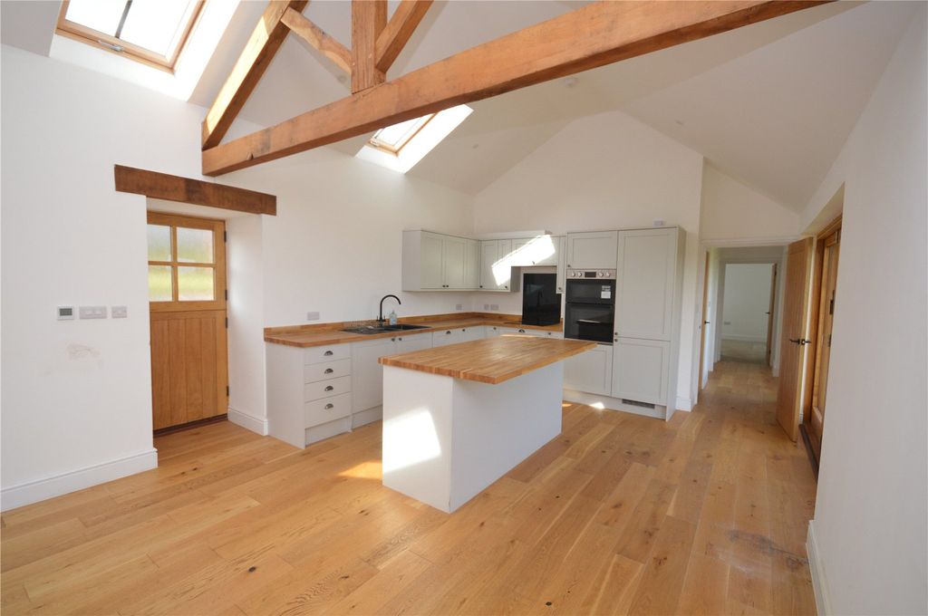 Property photo 2 of 15 Kitchen/Living