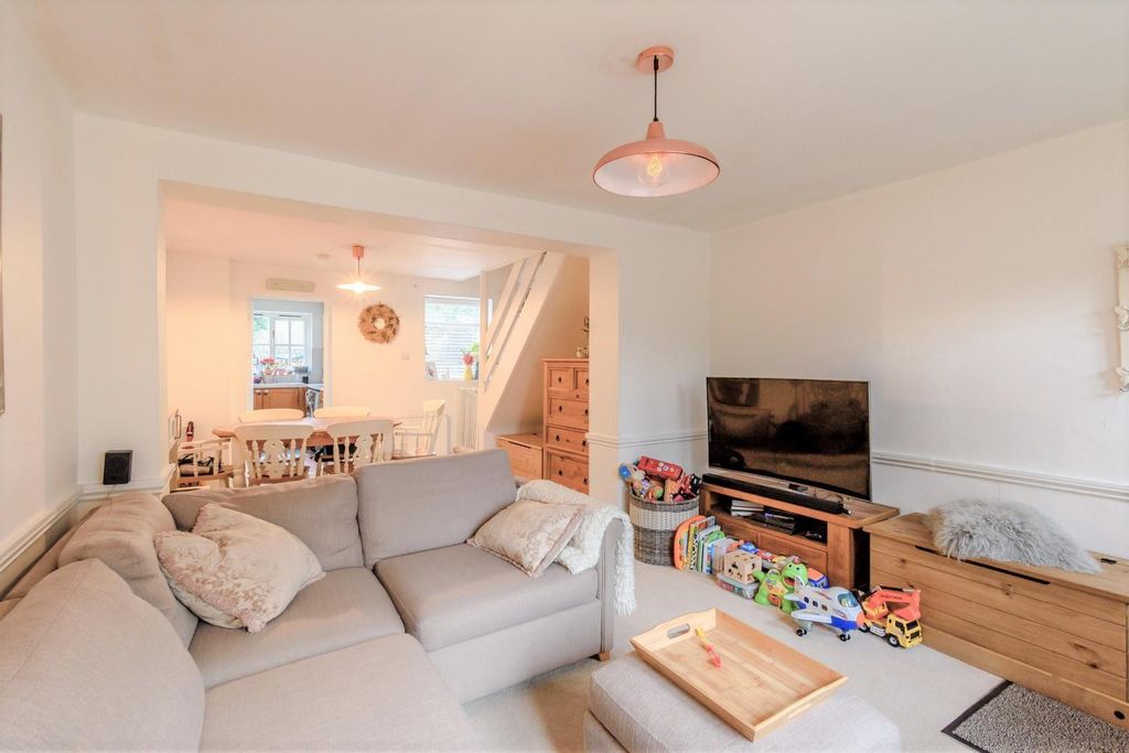 Property photo 2 of 9 2