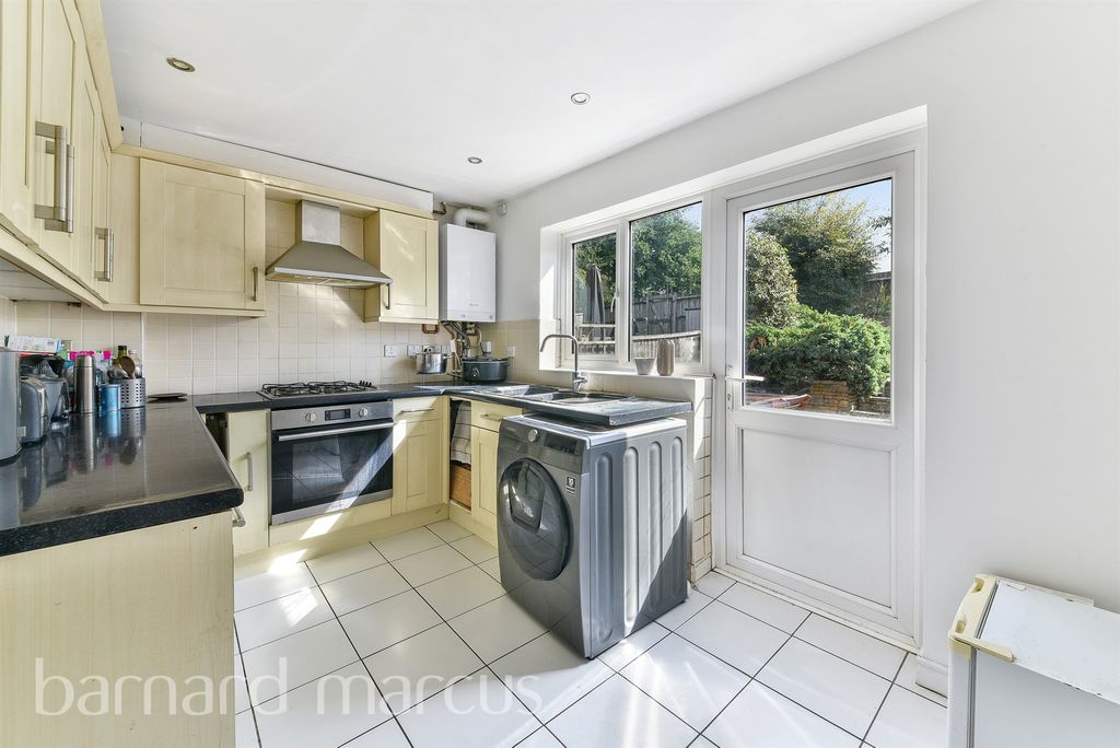 Property photo 2 of 7