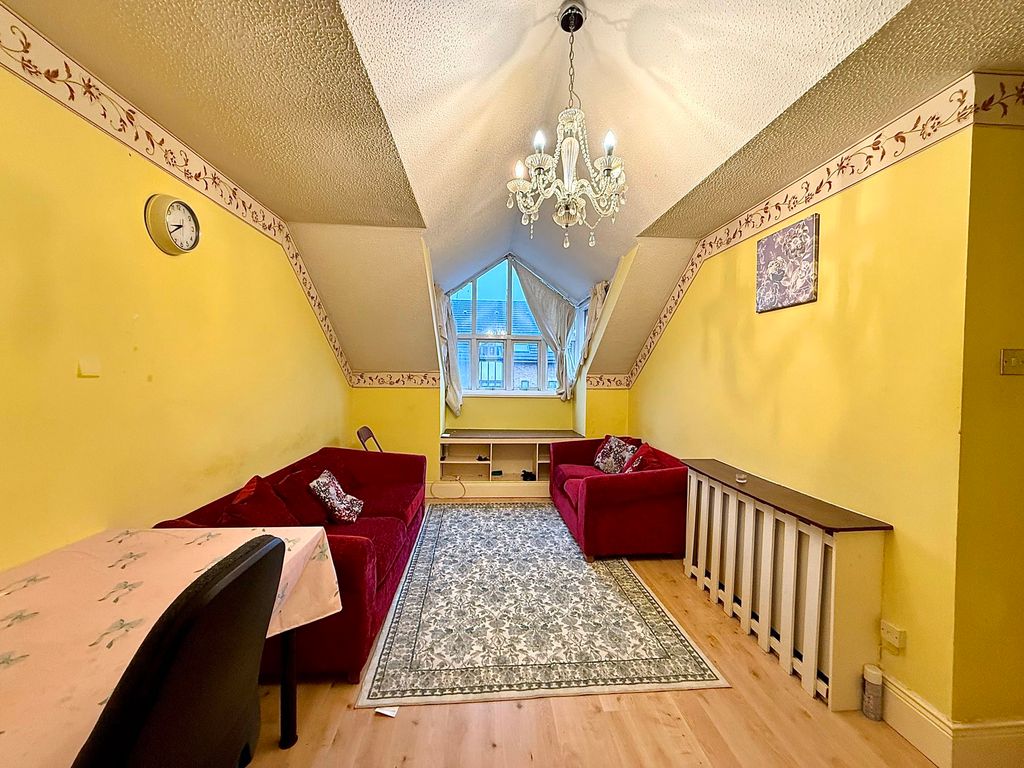 Property photo 2 of 6