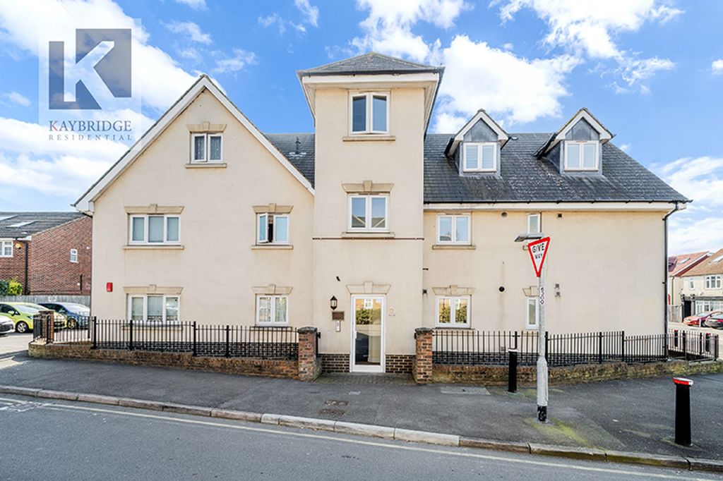 Property photo 1 of 12 St. Georges Court, 184 East Street - Kt17 1Er