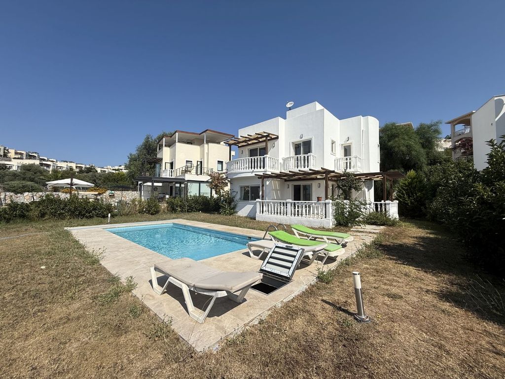 Property photo 2 of 25 Luxurious Renovated Villa For Sale In Milas, Bogazici - Large Private Plot With Pool