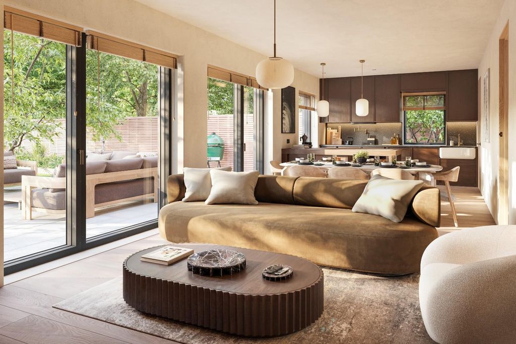 Property photo 2 of 13