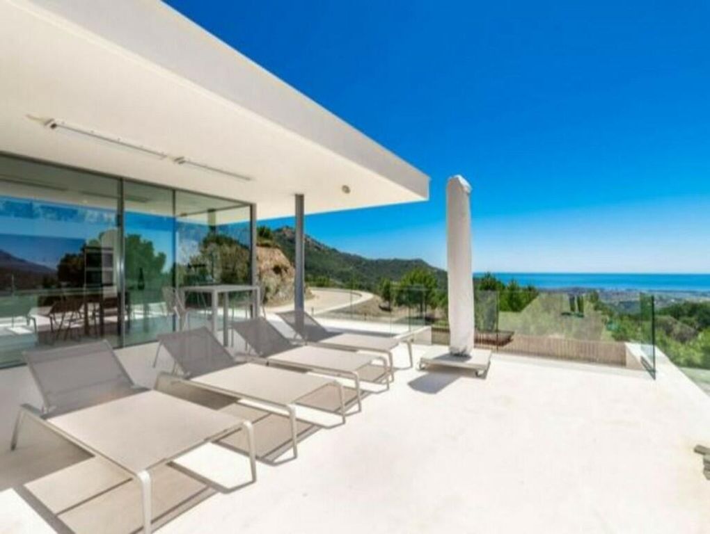 Property photo 1 of 3