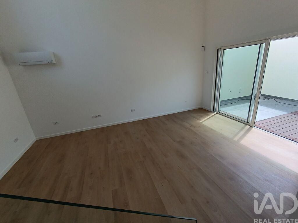 Property photo 2 of 27