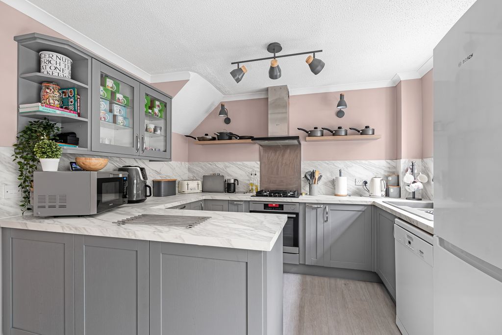 Property photo 2 of 22 Kitchen