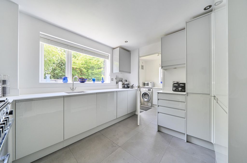 Property photo 3 of 22 -6A3E85c5B203F-l-1482219-16-6A3E14ee48632