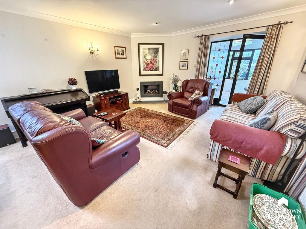 Property photo 2 of 15