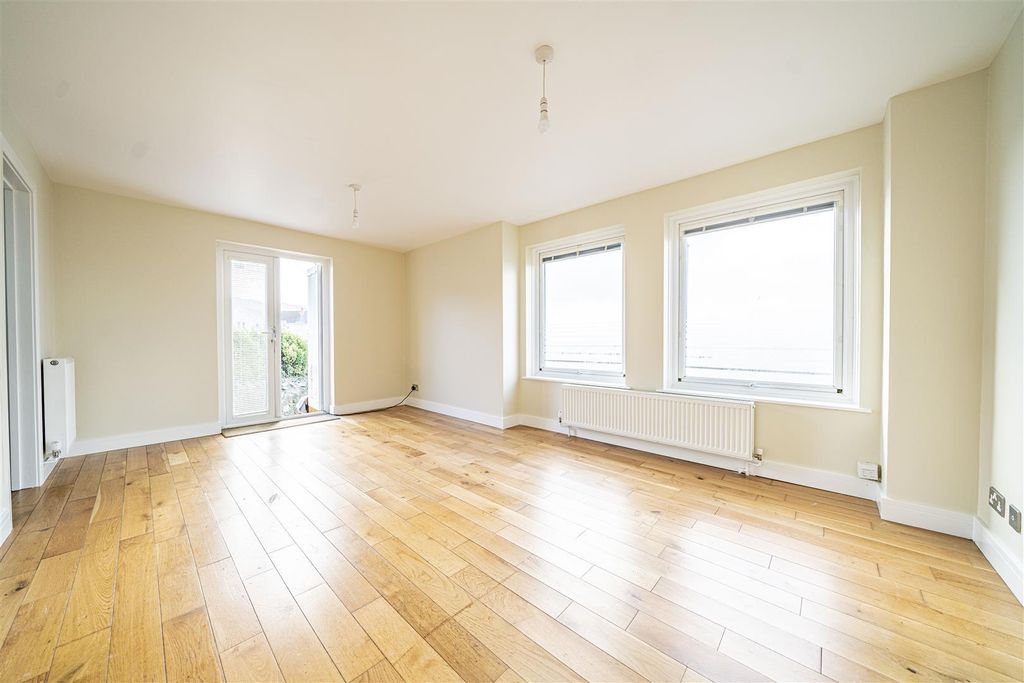 Property photo 3 of 19 2.Jpg