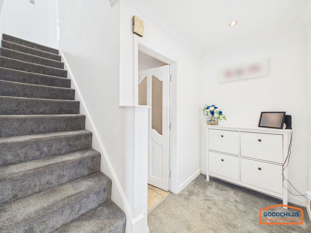 Property photo 2 of 25