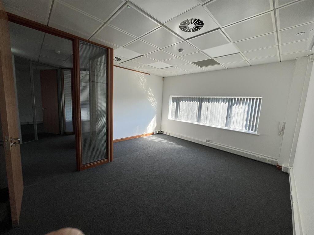 Property photo 2 of 15 Img_0035.Jpeg