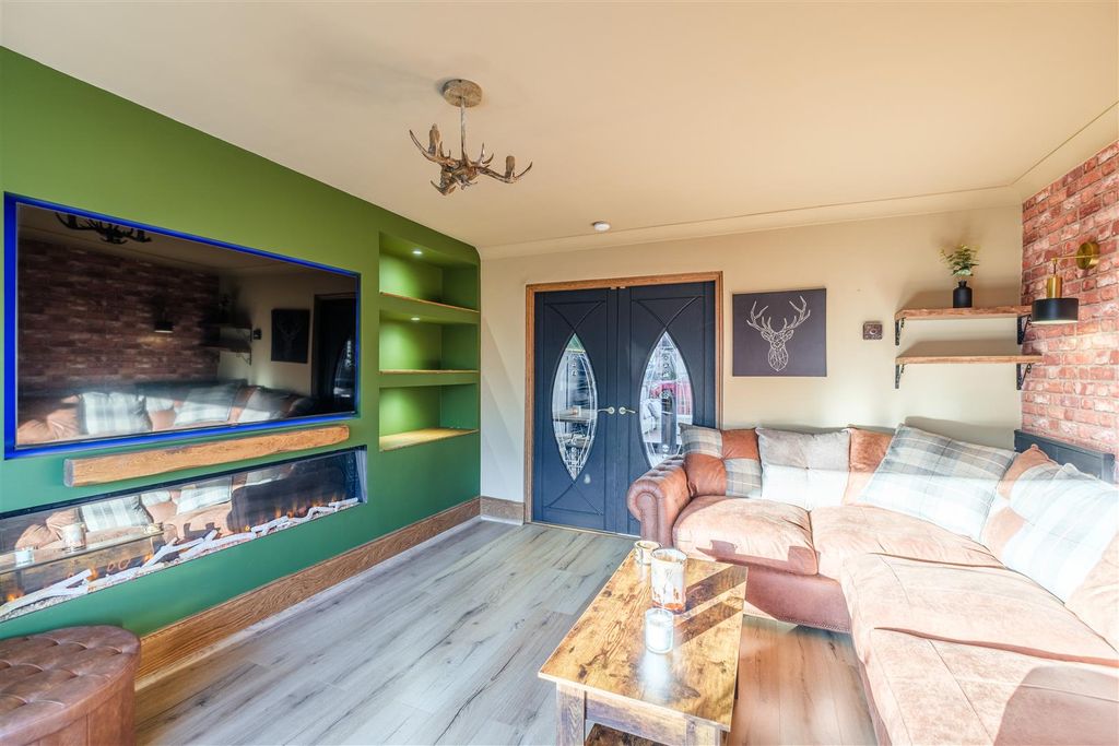 Property photo 2 of 29 Spinningdale-6.Jpg