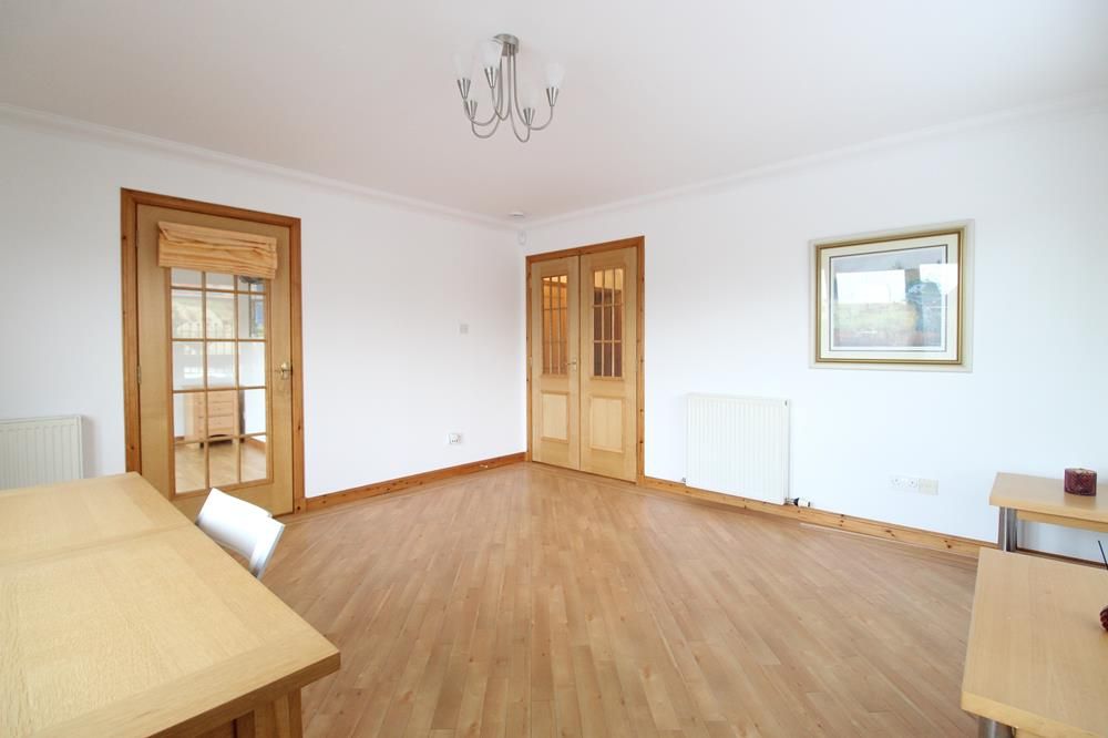 Property photo 1 of 11 Lounge Alt