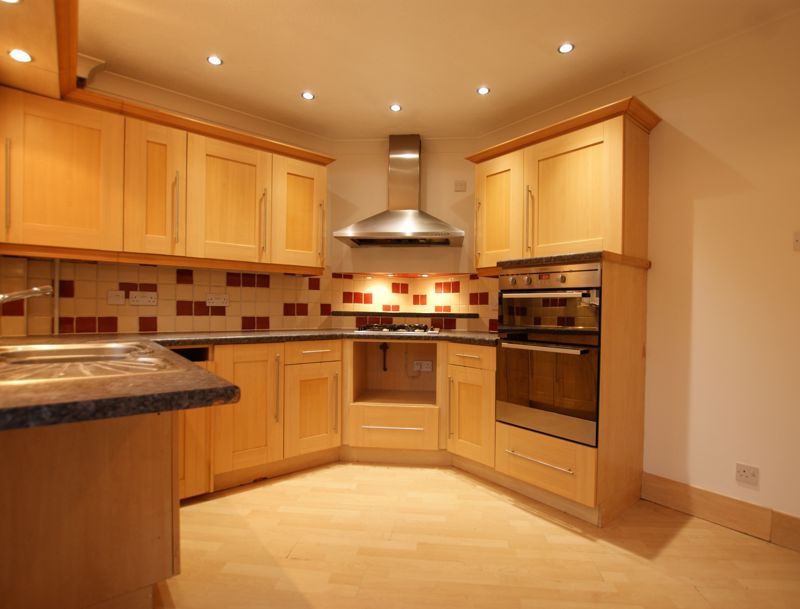 Property photo 3 of 8 Kitchen