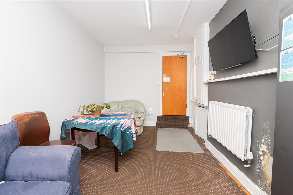 Property photo 3 of 34 41-Carnarvon-Road-Bs6-7Du-7.Jpg