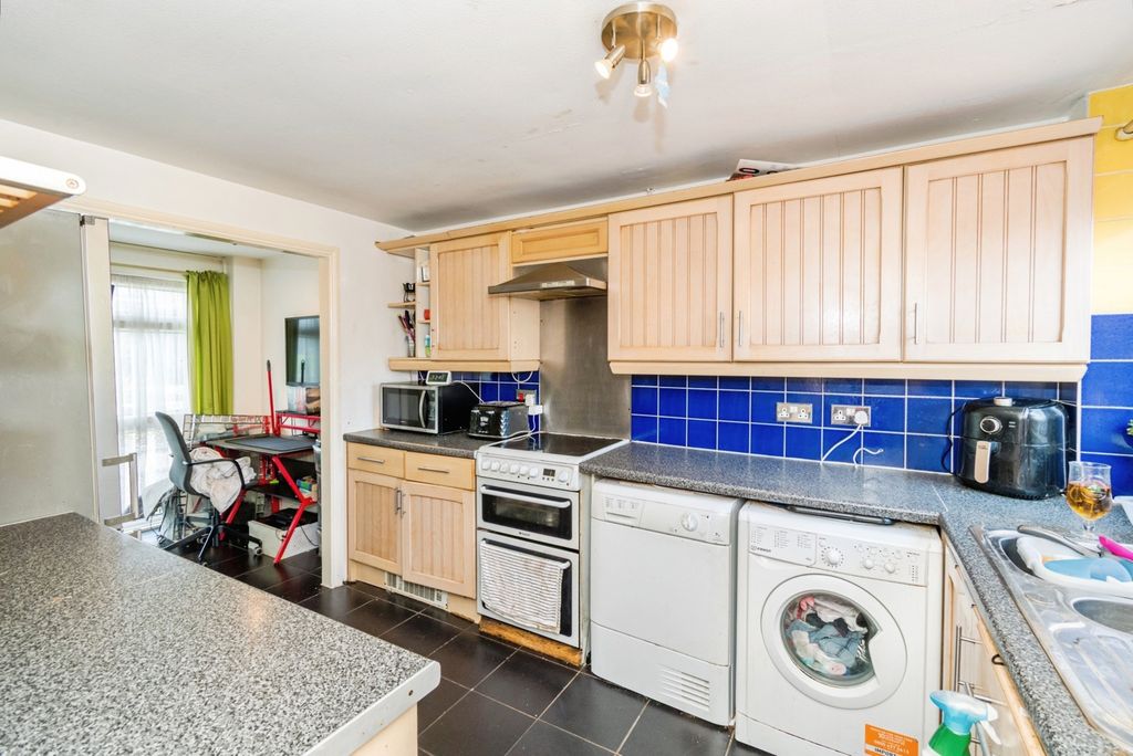 Property photo 3 of 13 Pbox-Img.Jpg