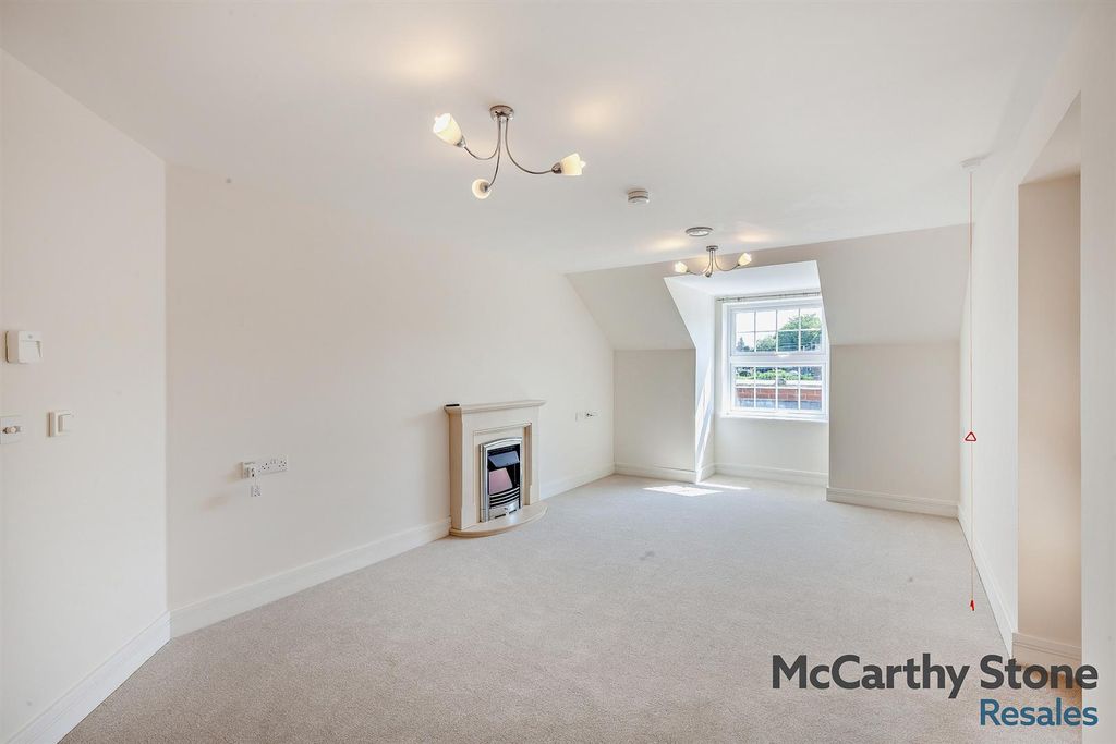 Property photo 1 of 25 8653837-Interior05-800.Jpg