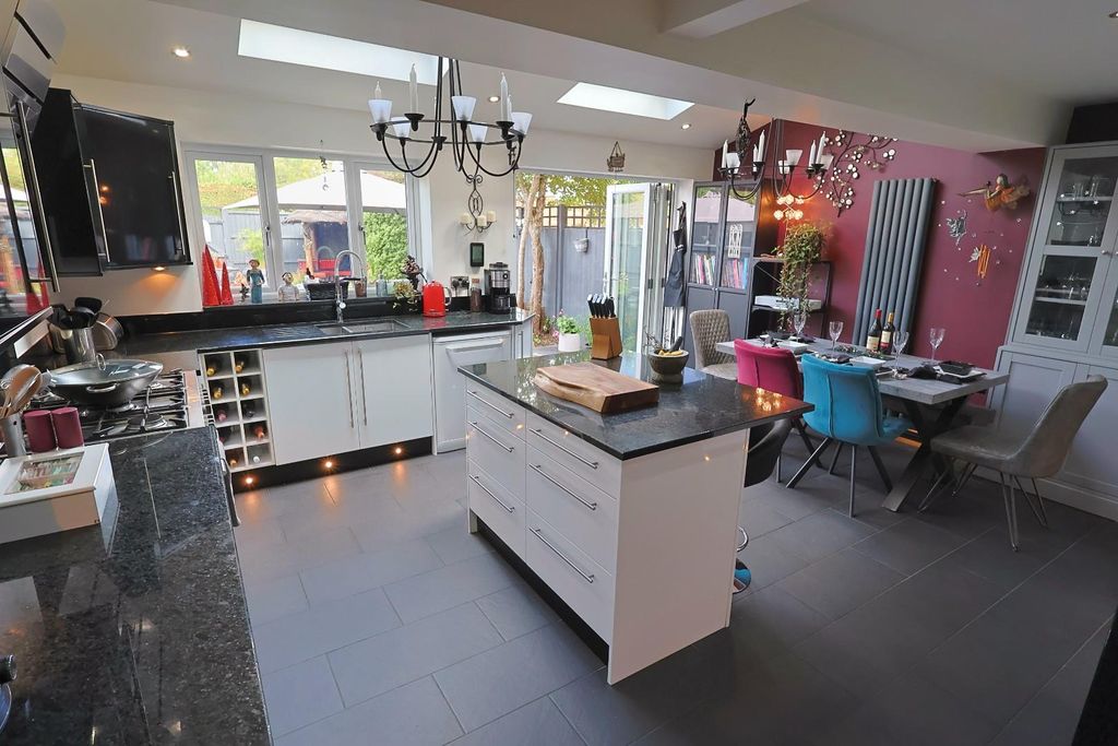 Property photo 3 of 25 Kitchen Diner
