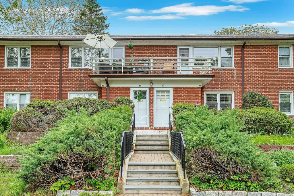 Property photo 1 of 31