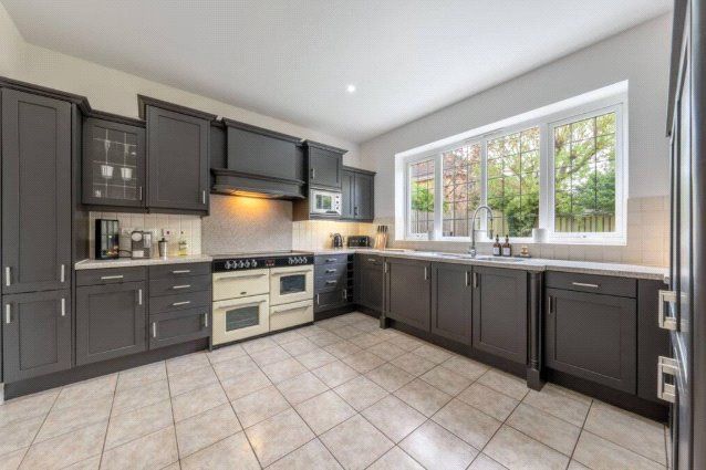 Property photo 3 of 23 Picture No. 16