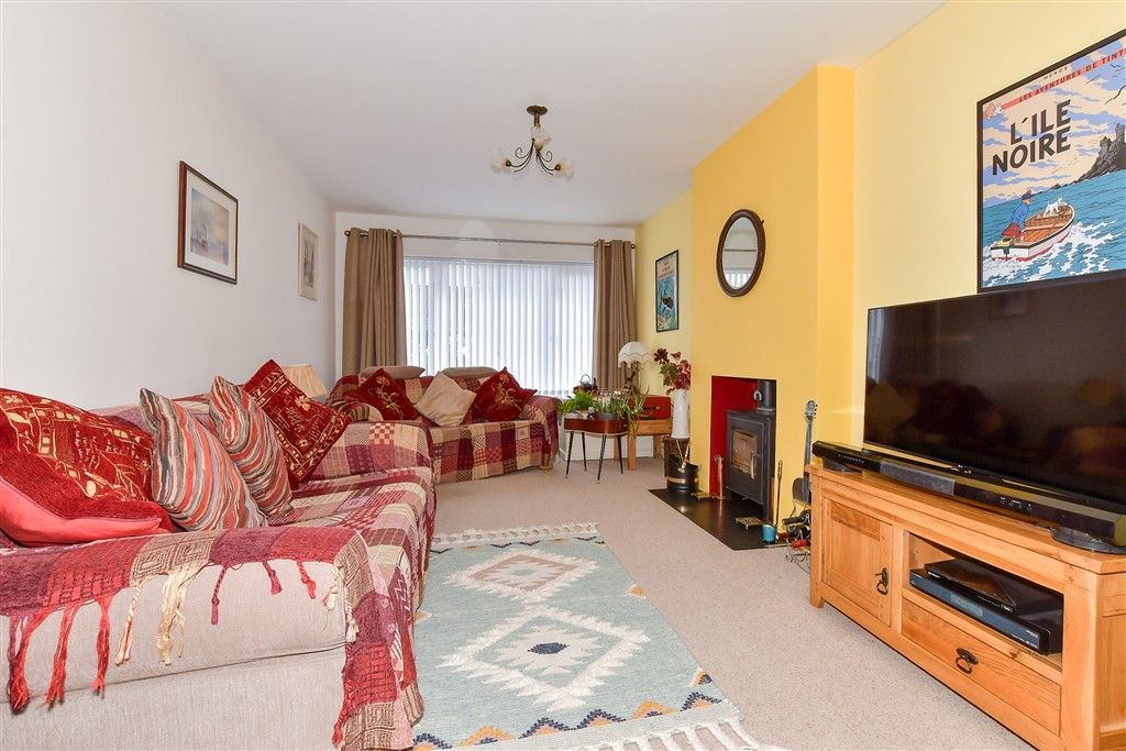 Property photo 2 of 15 Lounge