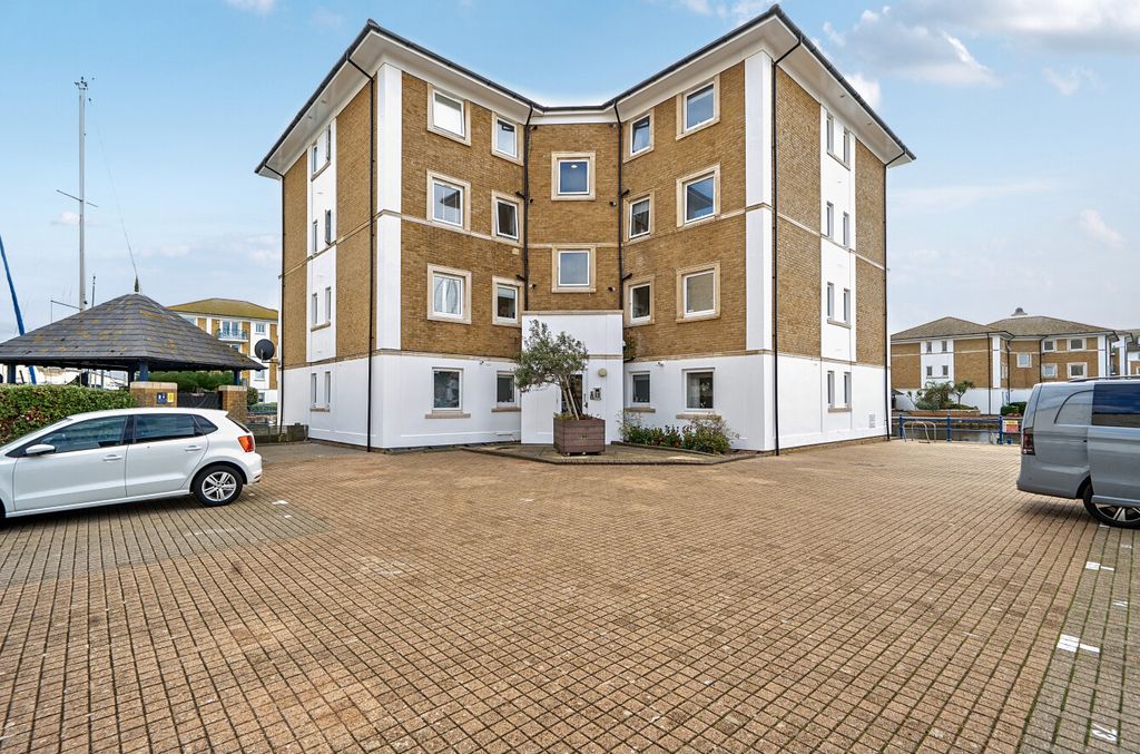 Property photo 1 of 14 1527356-4-1A0F268...