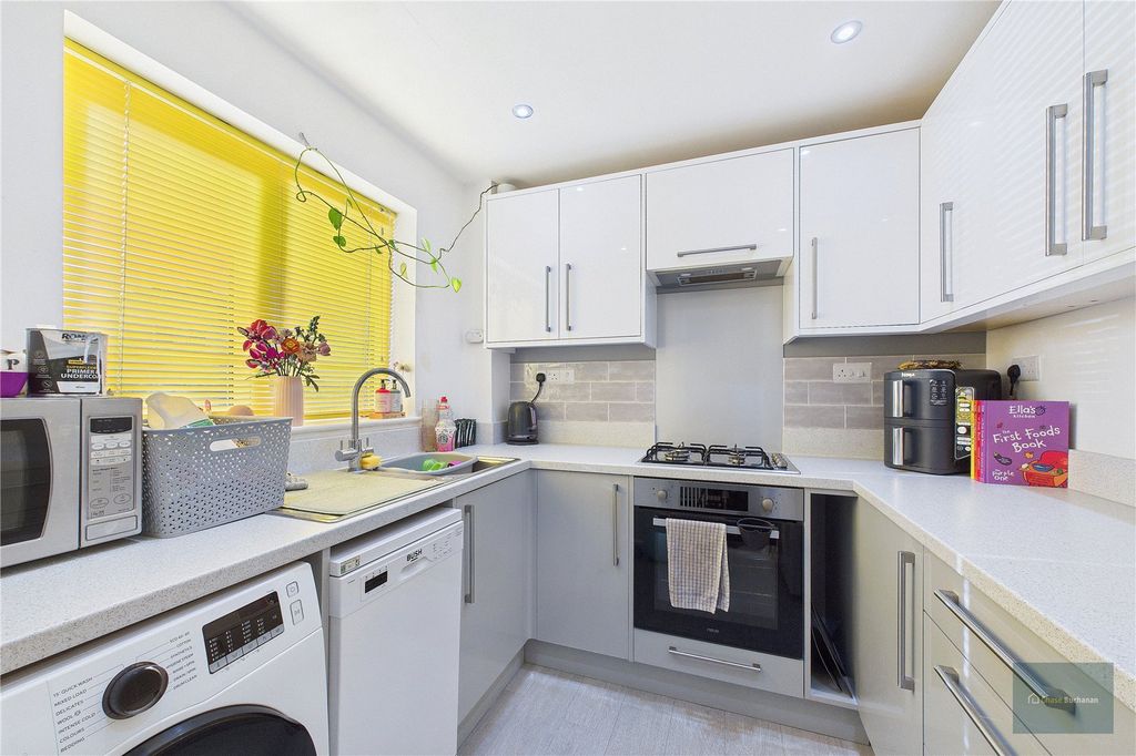 Property photo 2 of 7 Picture No. 12