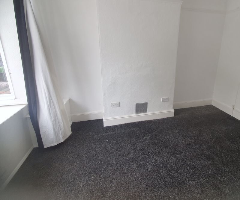 Property photo 2 of 8 Photo 13