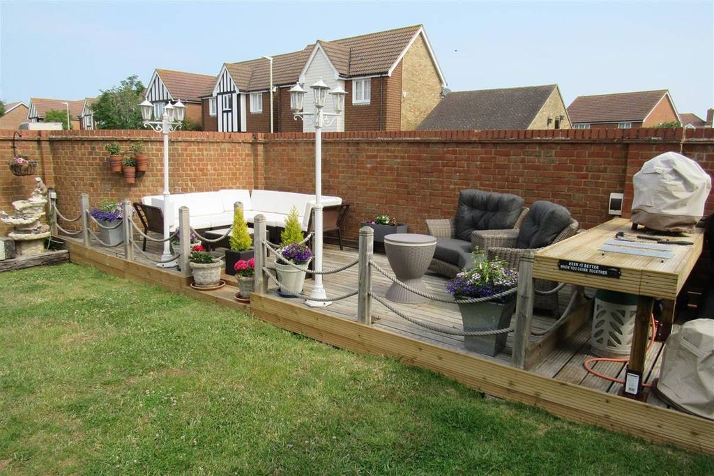 Property photo 3 of 35