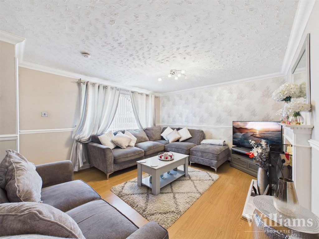 Property photo 3 of 17 Cam02861G0-Pr0495-Still004.Jpg