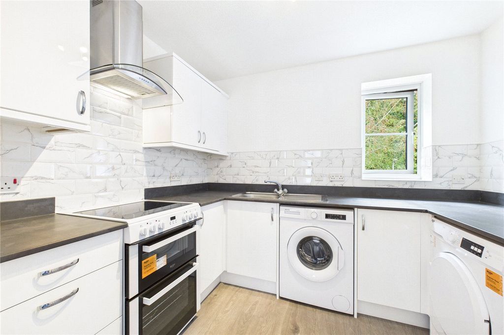 Property photo 2 of 14 Kitchen