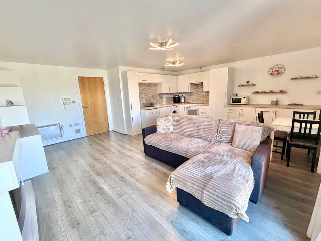 Property photo 2 of 13 Img_1711