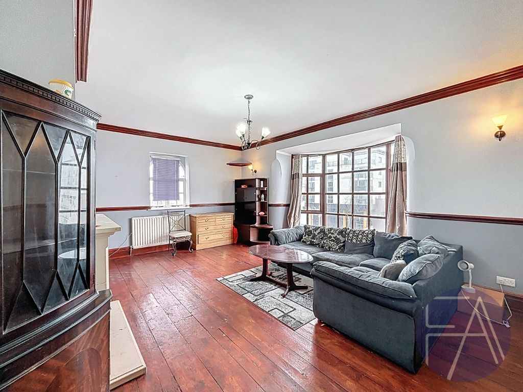 Property photo 2 of 18 4992711