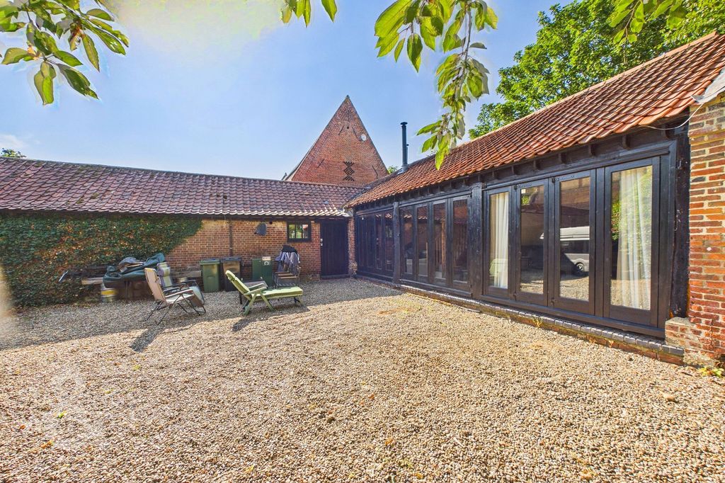 Property photo 1 of 27