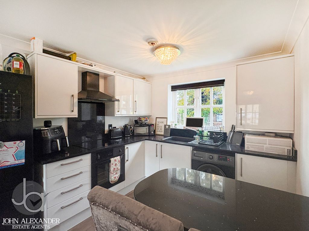 Property photo 3 of 12 20251105_103344289_0.5