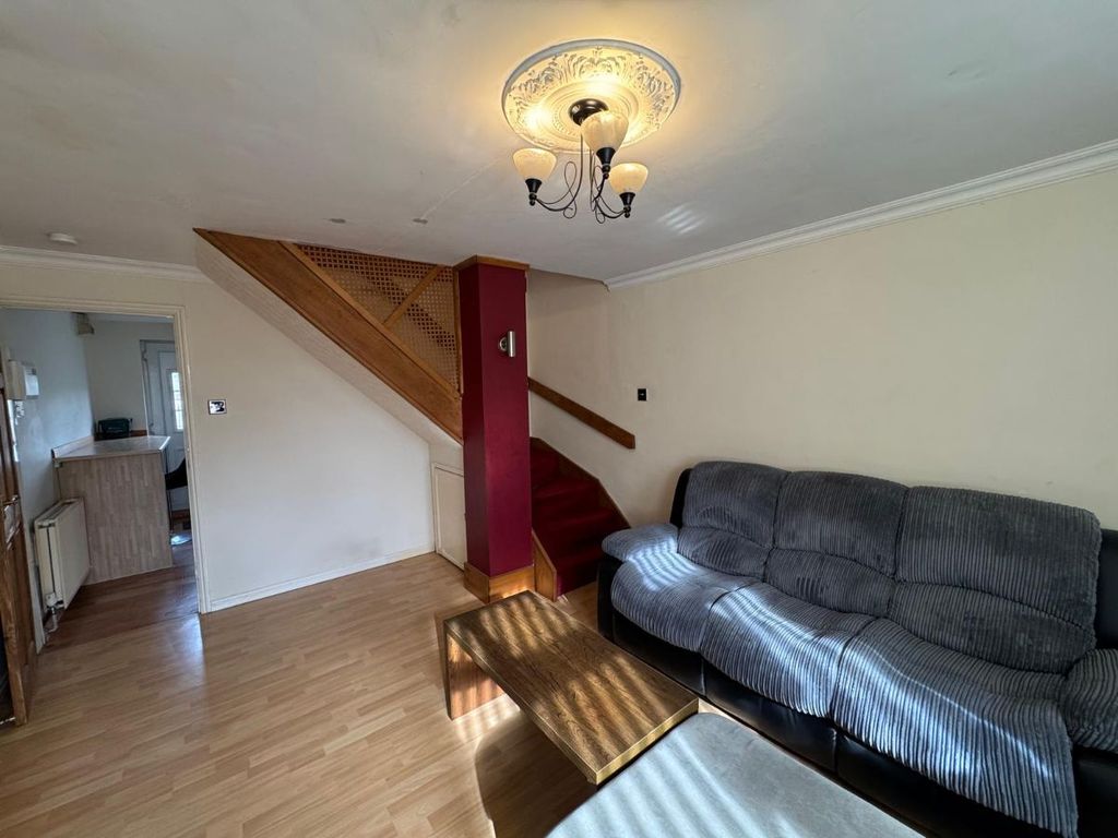 Property photo 2 of 9