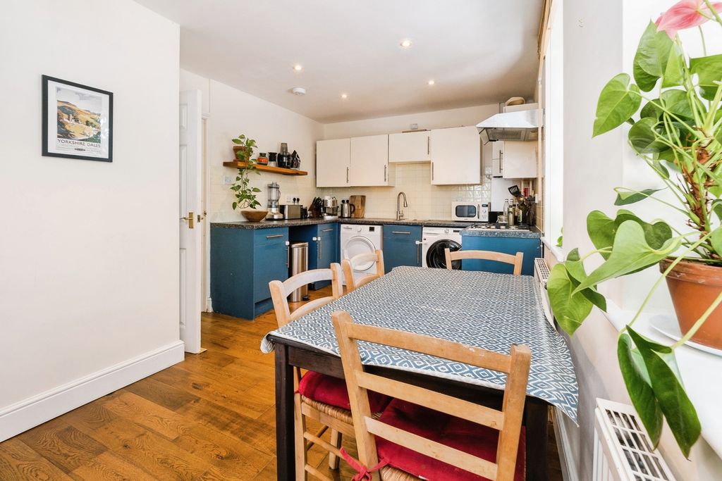 Property photo 3 of 16 Pbox-Img.Jpg