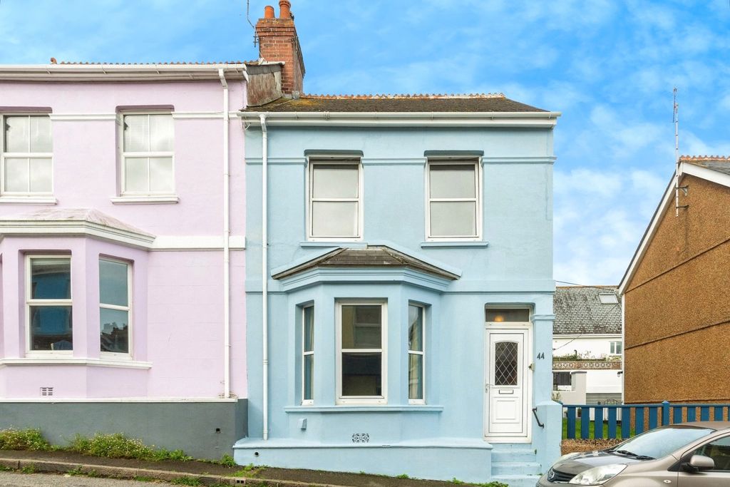 Property photo 1 of 17 Molesworth Terrace