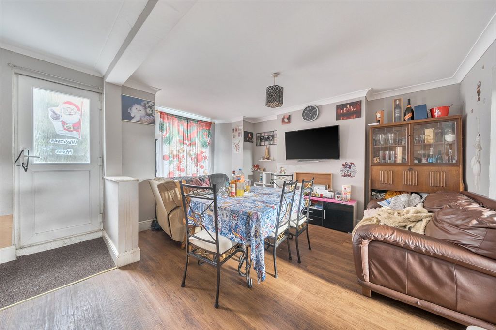 Property photo 2 of 14 Picture No. 18