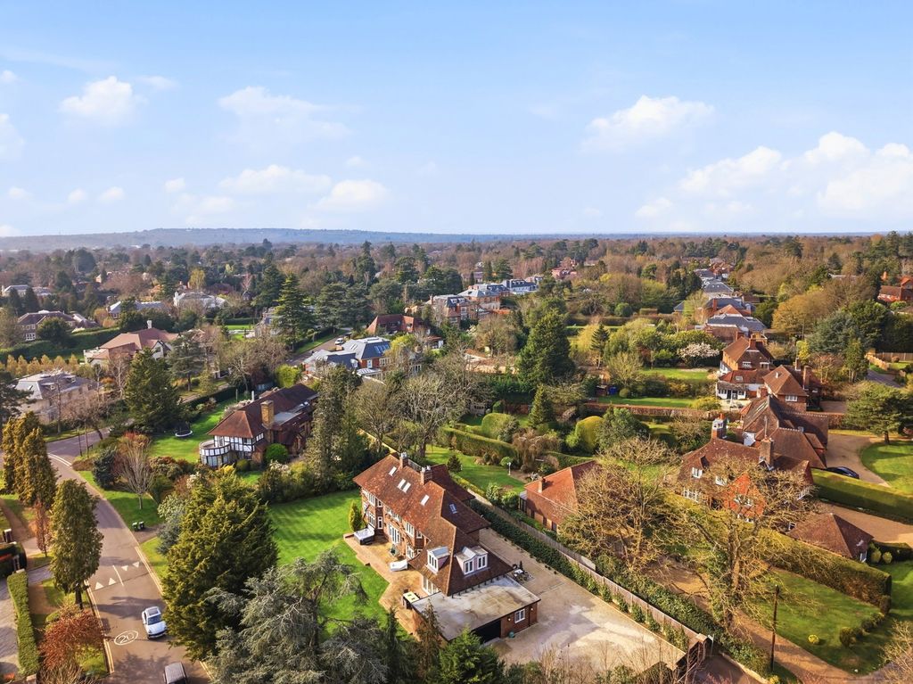 Property photo 1 of 28