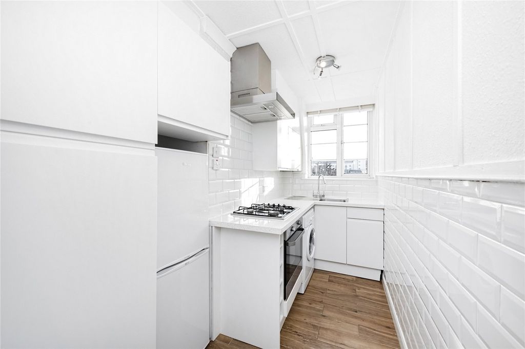 Property photo 2 of 8 Kitchen