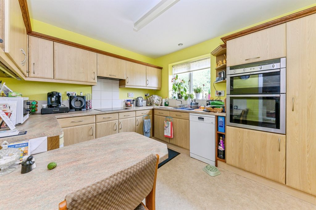 Property photo 3 of 14
